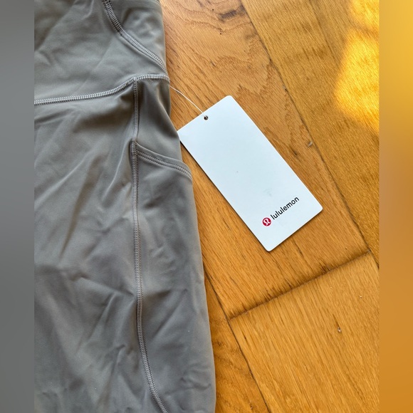 Lululemon - NWT - Greenish Gray Leggings with pockets - SZ 2 - Picture 3 of 10